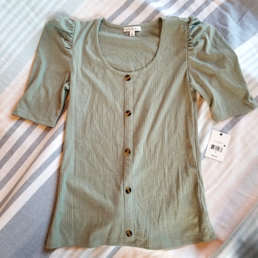 Rib knit, button detail, puff sleeve top